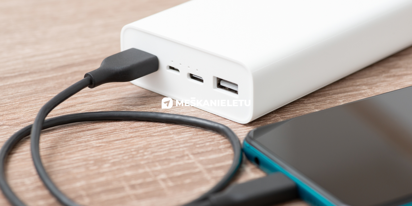 Powerbanky a lietadlo: Aké sú pravidlá a prečo sa vám môžu hodiť viac, než si myslíte Powerbanky a lietadlo: Aké sú pravidlá a prečo sa vám môžu hodiť viac, než si myslíte